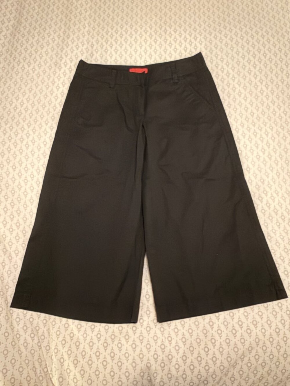 New w Tags ISDA & CO womans black cotton capri wide leg 2 NWT MSRP $128.00 28"
